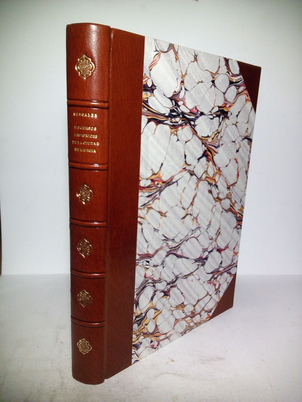 Discursos Históricos de la muy noble y muy leal Ciudad …