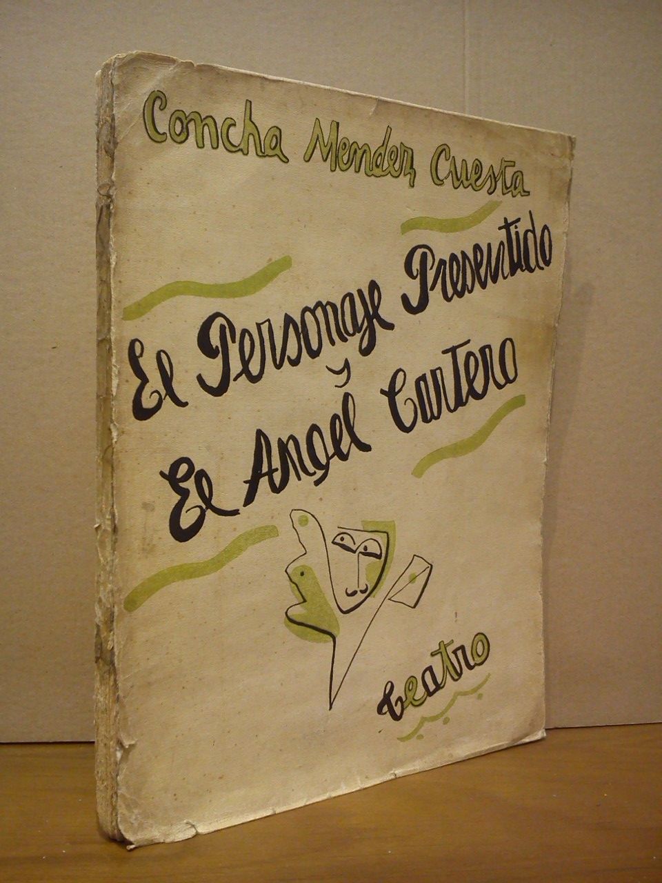 El personaje presentido y el Angel cartero. (Teatro)