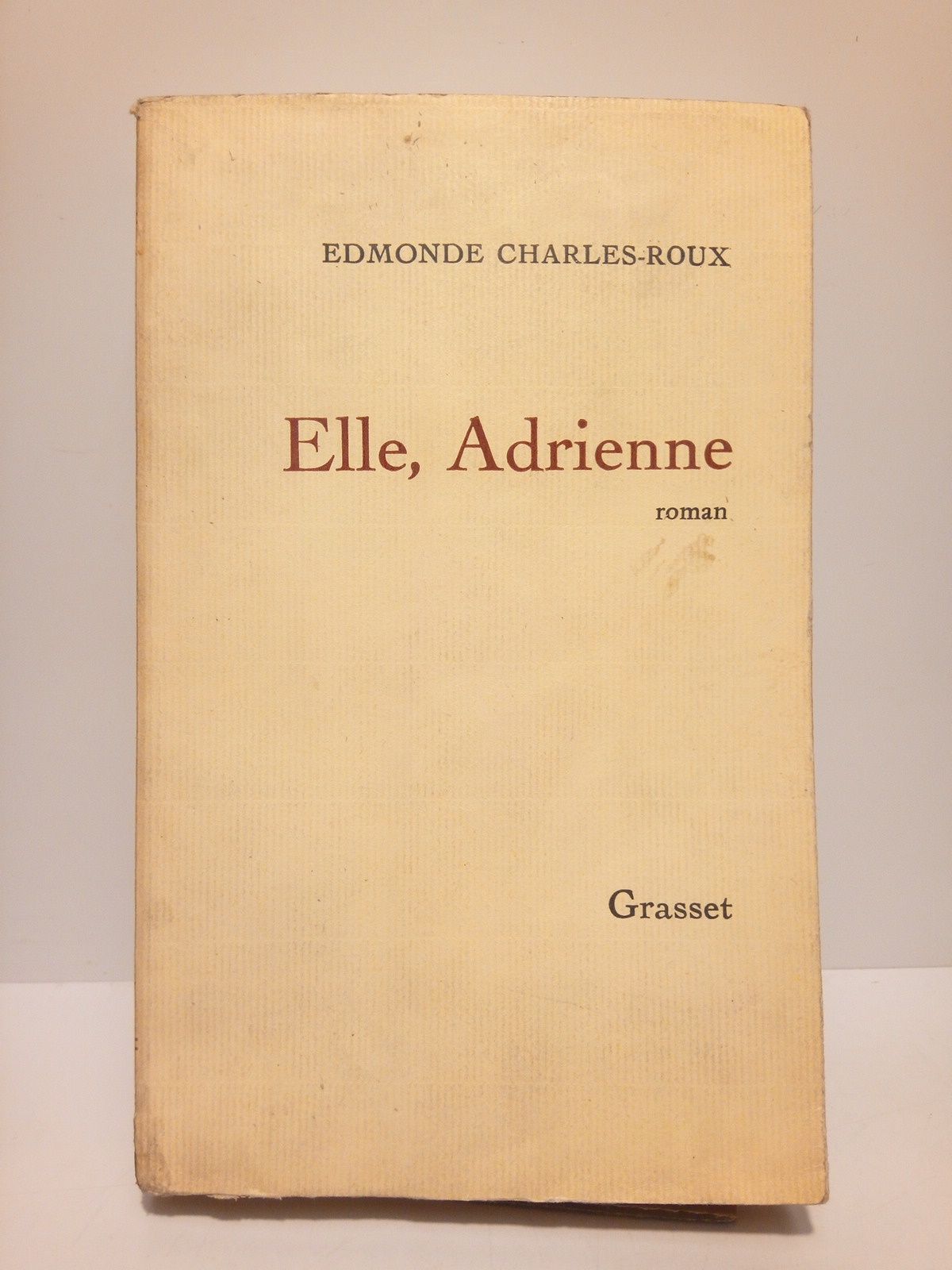 Elle, Adrienne. (Roman)