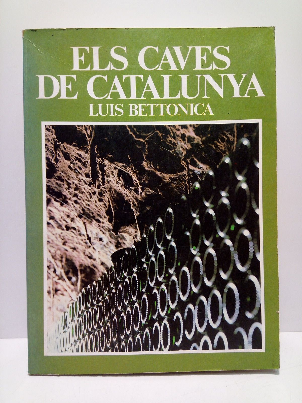 Els Caves de Catalunya / amb la col-laboració de Lluis …