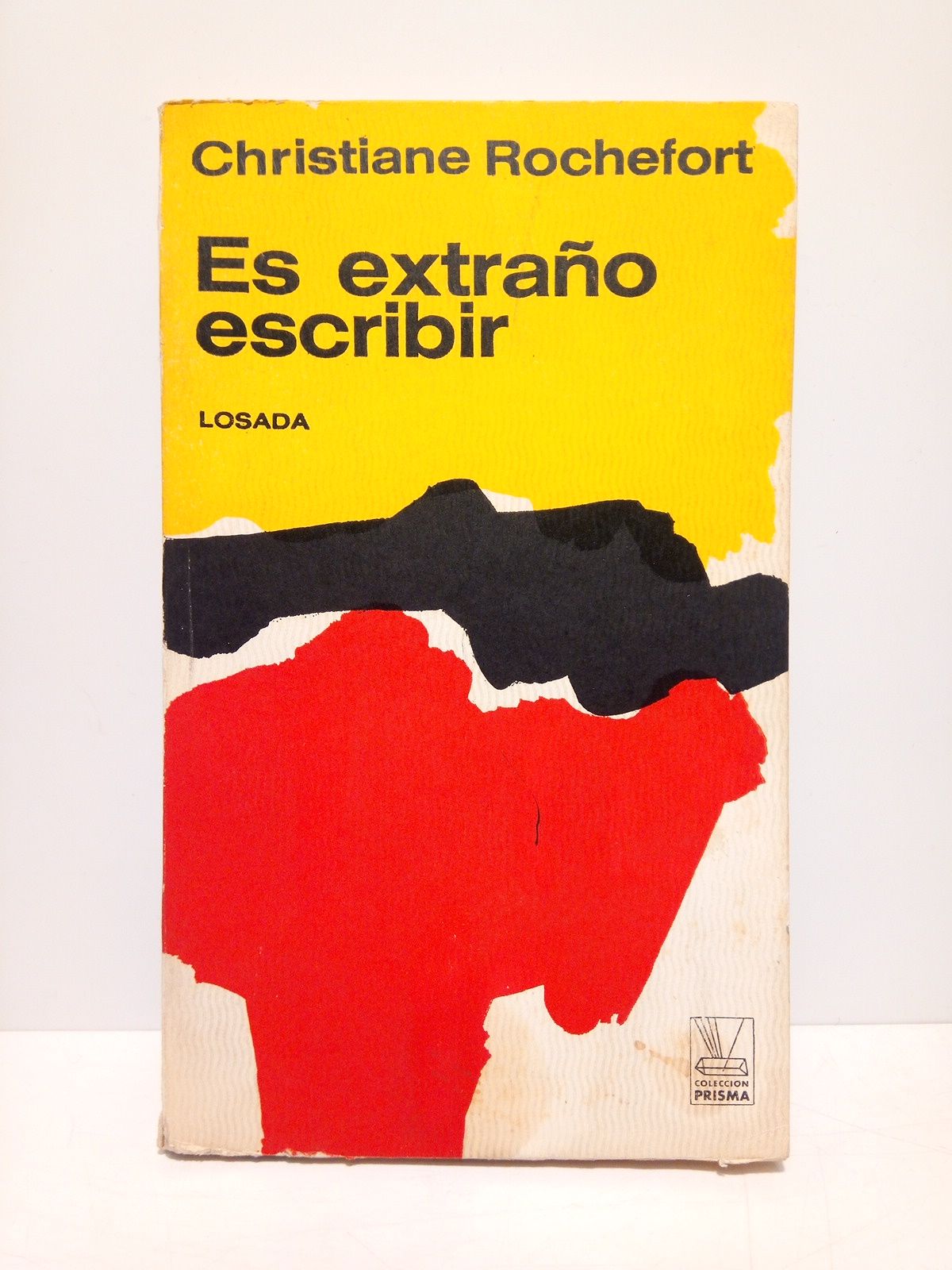 Es extraño escribir. (Relato) / Traducción de Alberto Szpunberg