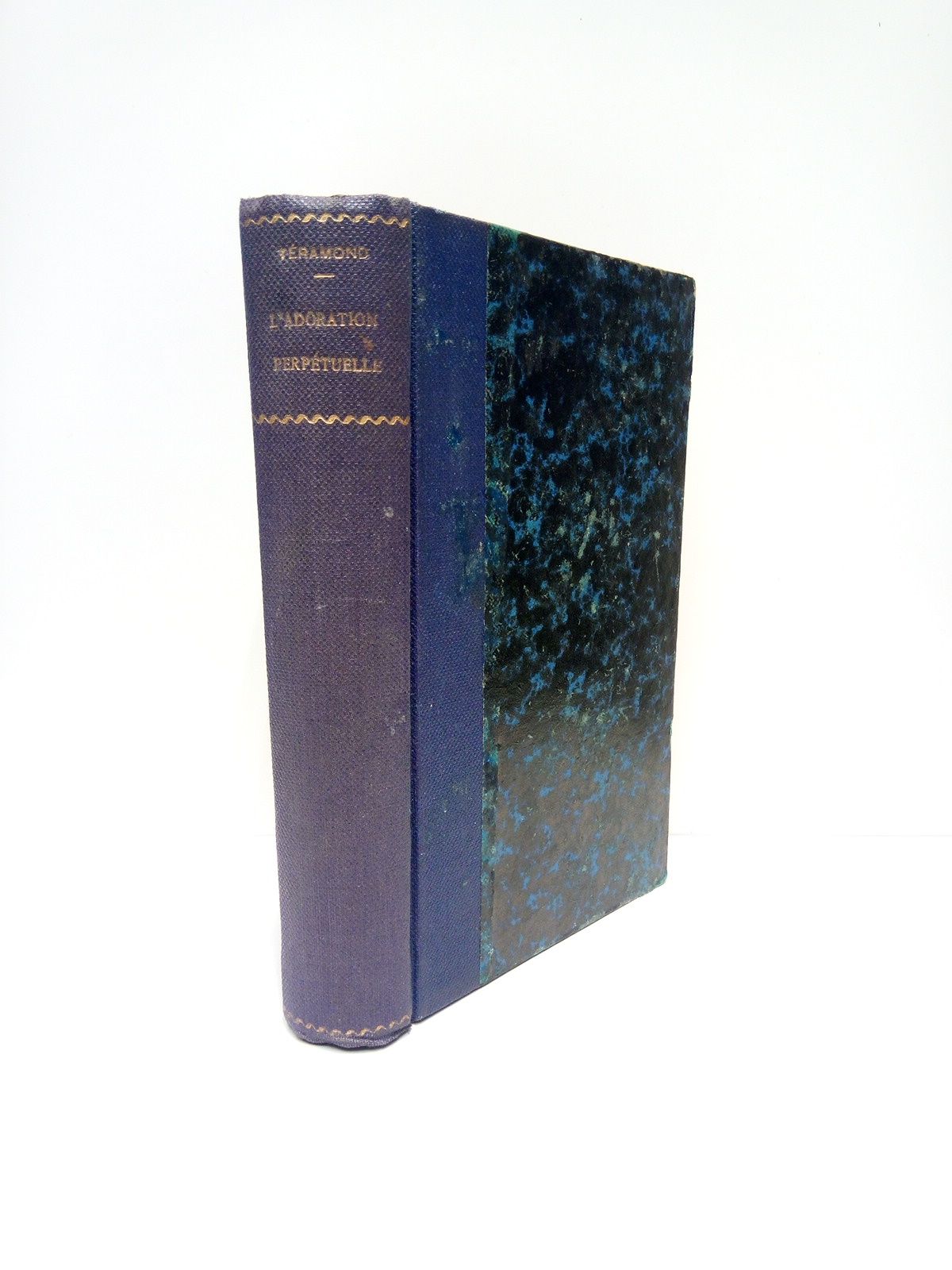 L'Adoration perpétuelle. (Roman dámour). Précédé d'un assai sur l'amour, la …