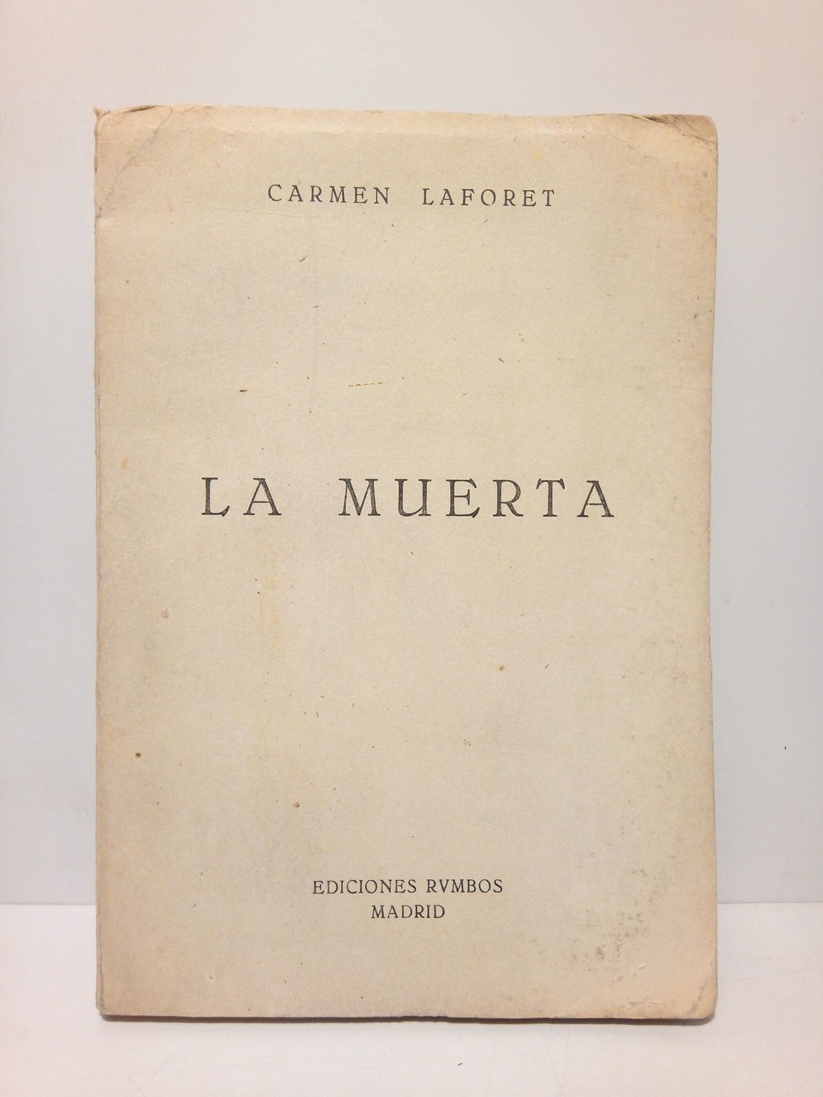 La muerta / Portada de Balbuena; Ilustraciones de Gil Tovar