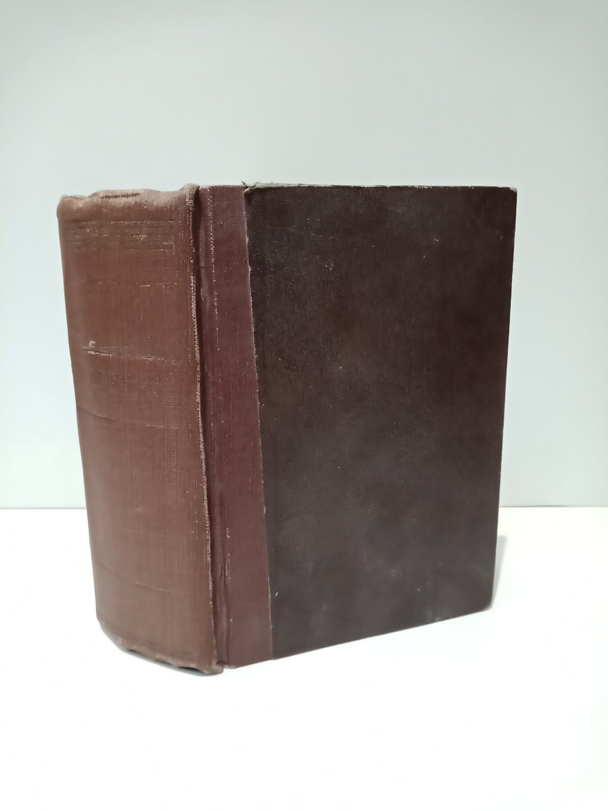 Los estudiantes [de GARIN] / Traduc. por N. Tasín; [sigue] …