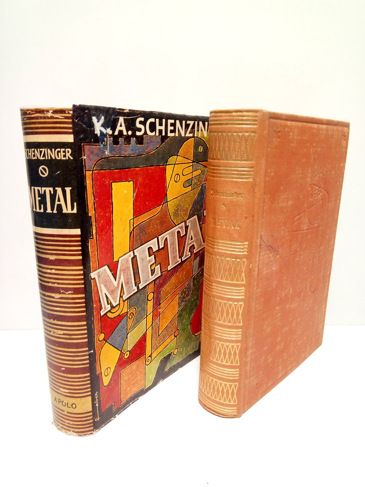 Metal / Traducción del alemán por Víctor Scholz