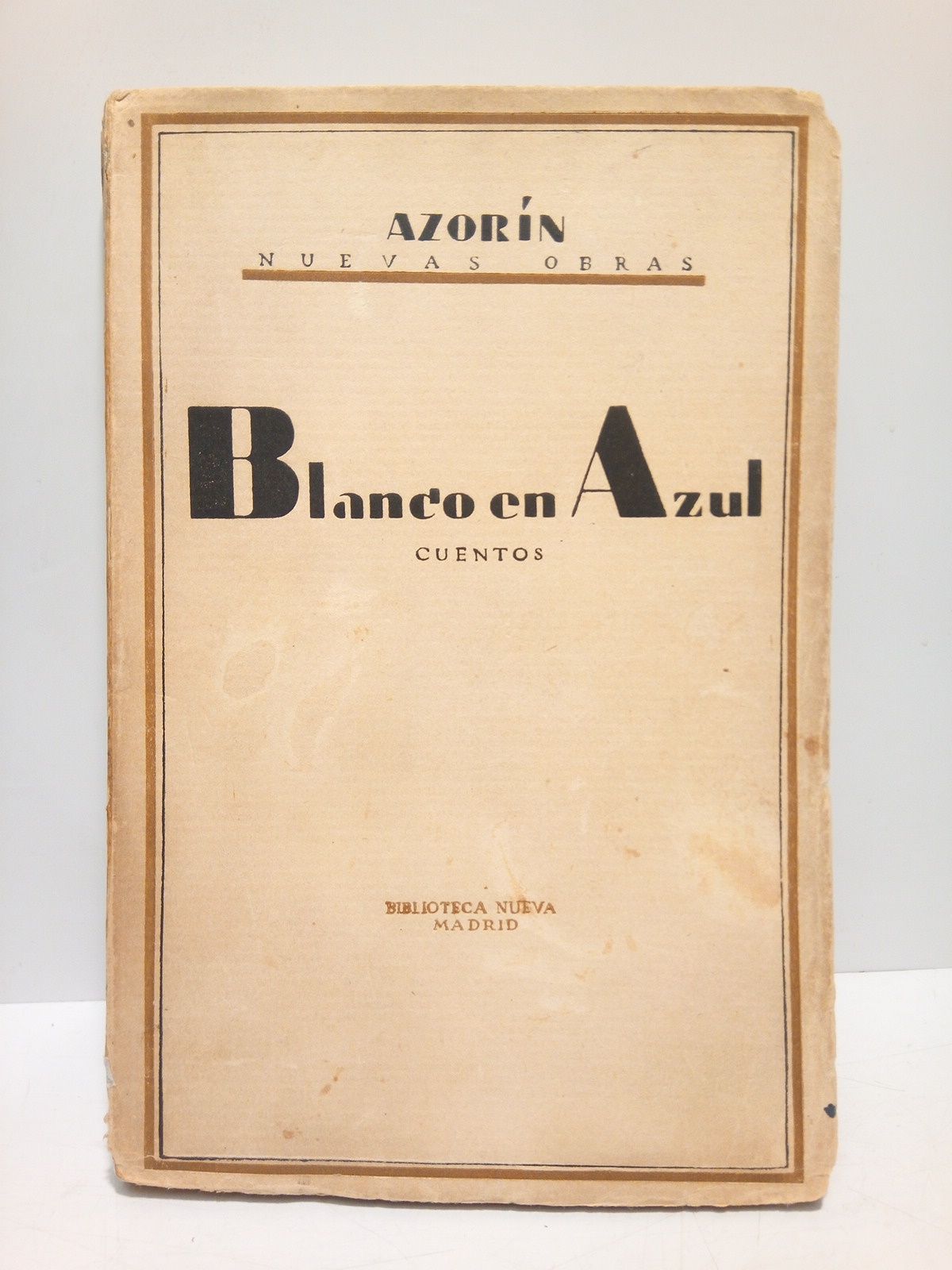 Nuevas Obras: BLANCO EN AZUL. (Cuentos)