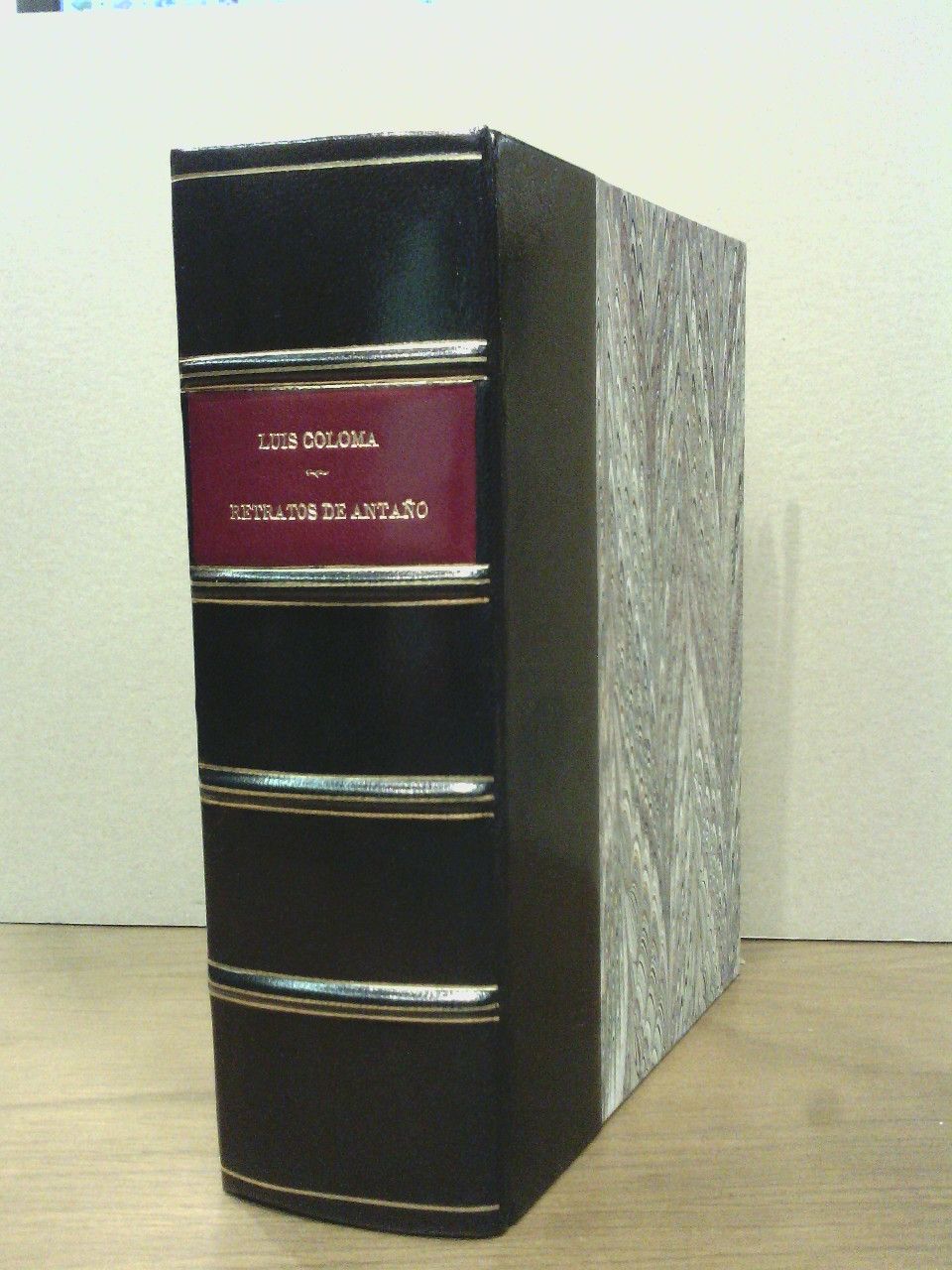 Retratos de Antaño / Publícalos la Duquesa de Villahermosa, Condesa …