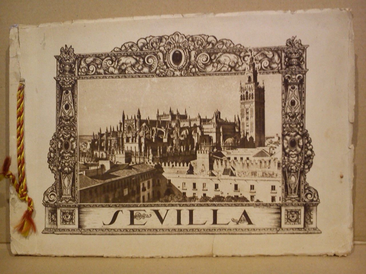 Sevilla. [Album de láminas fotográficas, muchas de ellas dedicadas a …