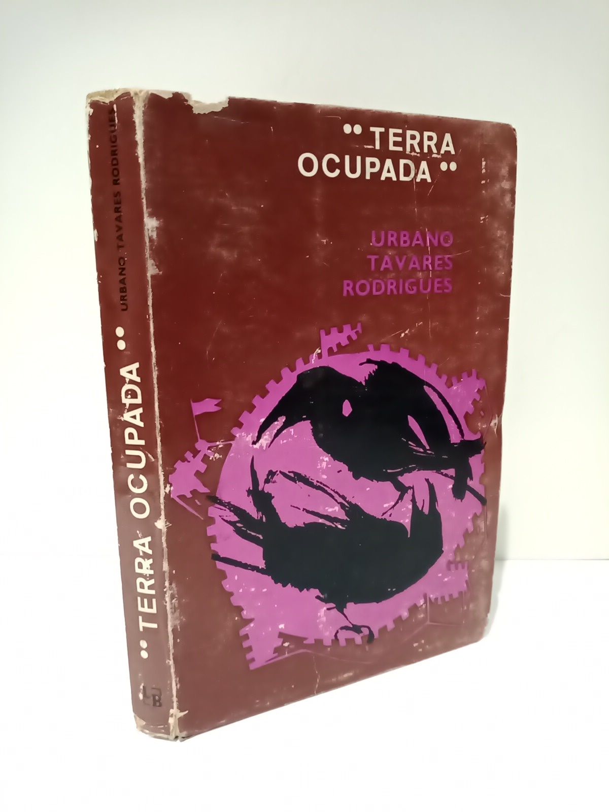 Terra ocupada. (Novelas) / Capa de Luís Filipe de Abreu