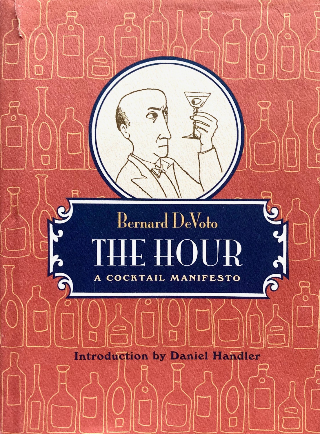 THE HOUR. A cocktail manifesto.