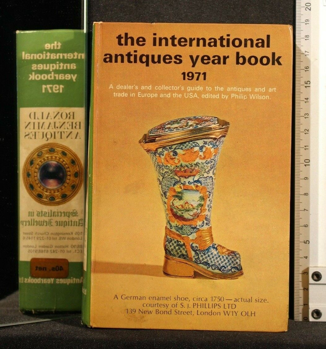 THE INTERNATIONAL ANTIQUES YEAR BOOK 1971