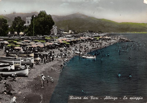 Albenga Spiaggia animata anni '50