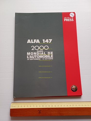 Alfa Romeo 147 Salone Internazionale dell'Auto Paris 2000 cartella stampa