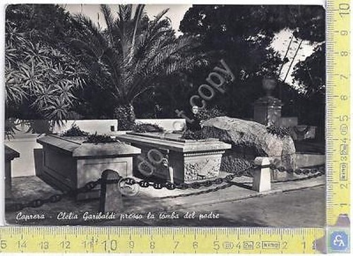 Caprera - Clelia Garibaldi presso la Tomba del Padre - …