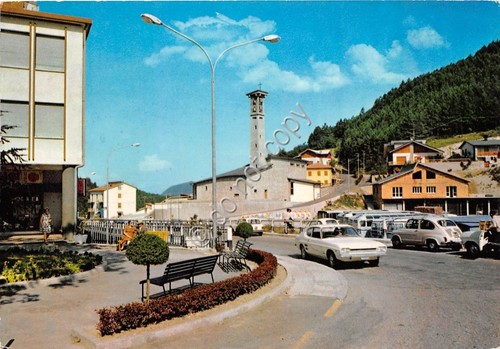 Cartolina - Castelnuovo ne' monti Chiesa parrocchiale auto d'epoca 1972