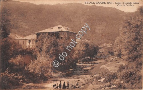Cartolina - Finale Ligure lungo il torrente Sciusa animata lavandaie …