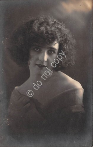 Cartolina - Innamorati Donna bruna volto primi '900 VG