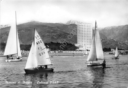 Cartolina - Marina di Massa - Colonia FIAT - Barca …