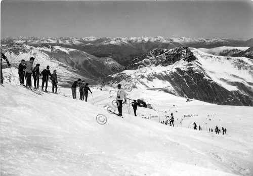 Cartolina - Passo dello Stelvio sci estivo sci sciatori