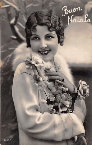 Cartolina - Postcard - Buon Natale - donna vestita di …