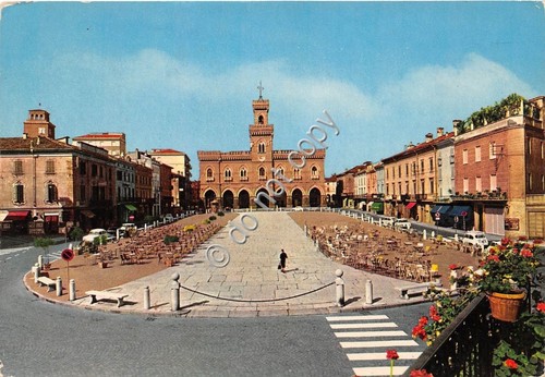 Cartolina - Postcard - Casalmaggiore Piazza Garibaldi 1979