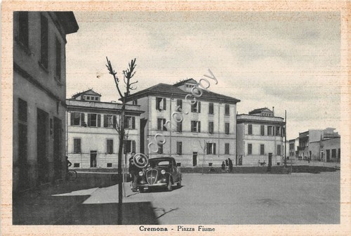 Cartolina - Postcard - Cremona Piazza Fiume Auto d'epoca animata …