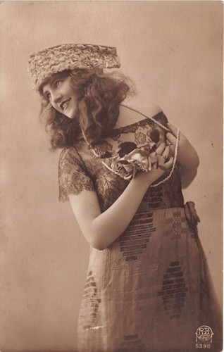 Cartolina - Postcard - Donna - capelli lunghi - cappello …