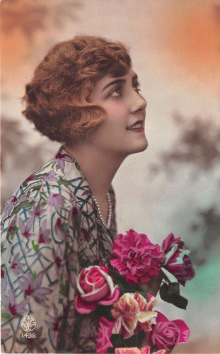 Cartolina - Postcard - Donna- Abito a fiori - peonie …