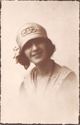 Cartolina - Postcard - donna con cappello