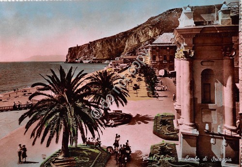 Cartolina - Postcard - Finale Ligure spiaggia animata