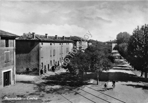 Cartolina - Postcard - Manzolino - Centro - anni '50