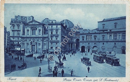 Cartolina - Postcard - Napoli - Piazza Trento Trieste - …