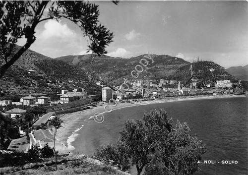 Cartolina - Postcard - Noli golfo spiaggia