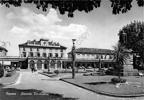 Cartolina - Postcard - Novara - Stazione Ferroviaria
