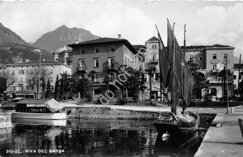Cartolina - Postcard - Riva del Garda - Edifici - …