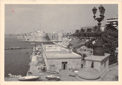 Cartolina - Postcard - Taranto - Castel S. Angelo- barche …