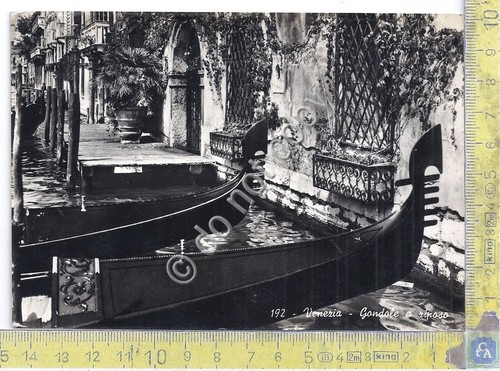 Cartolina - Postcard - Venezia - Gondole a riposo - …