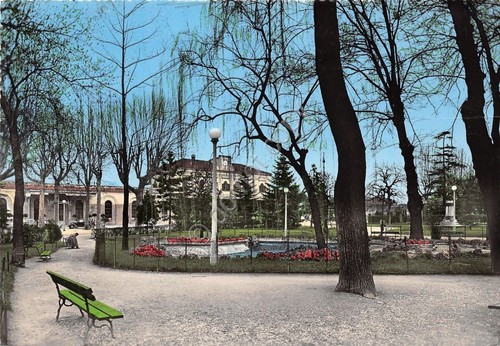 Cartolina - Postcard - Voghera - Stazione Ferroviaria - Giardini …