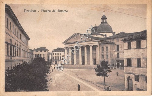 Cartolina - Treviso Piazza del Duomo Animata 1924