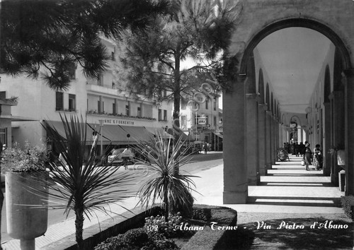 Cartolina Abano Terme Via Pietro d'Abano anni '50