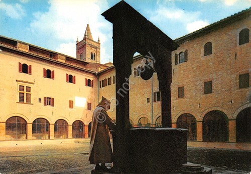 Cartolina Abbazia di Monte Oliveto Maggiore Pozzo Animata Frate Monaco …