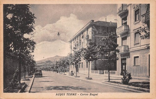 Cartolina Acqui Terme Corso Bagni auto d'epoca