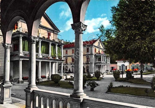 Cartolina Acqui Terme Grande Albergo Antiche Fonti 1961 colorata