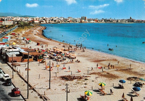 Cartolina Alassio la spiaggia libera e stabilimento anni '70