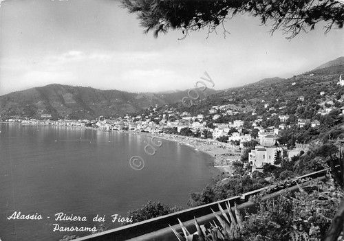 Cartolina Alassio panorama dall'alto spiaggia 1957 (Savona)