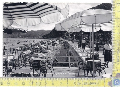 Cartolina Alassio Passeggiata e spiaggia - anni '60 (Savona)