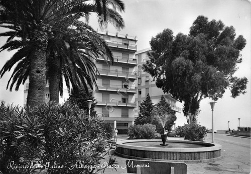 Cartolina Albenga Piazza Marconi 1965