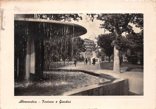 Cartolina Alessandria Fontana e giardini 1950