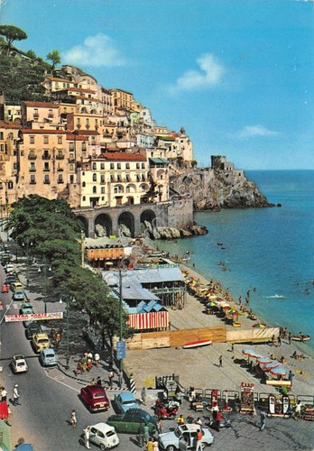 Cartolina Amalfi Panorama parziale e spiaggia 1966