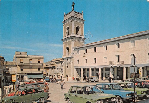 Cartolina Ariano Irpino Piazza Plebiscito animata auto anni '80